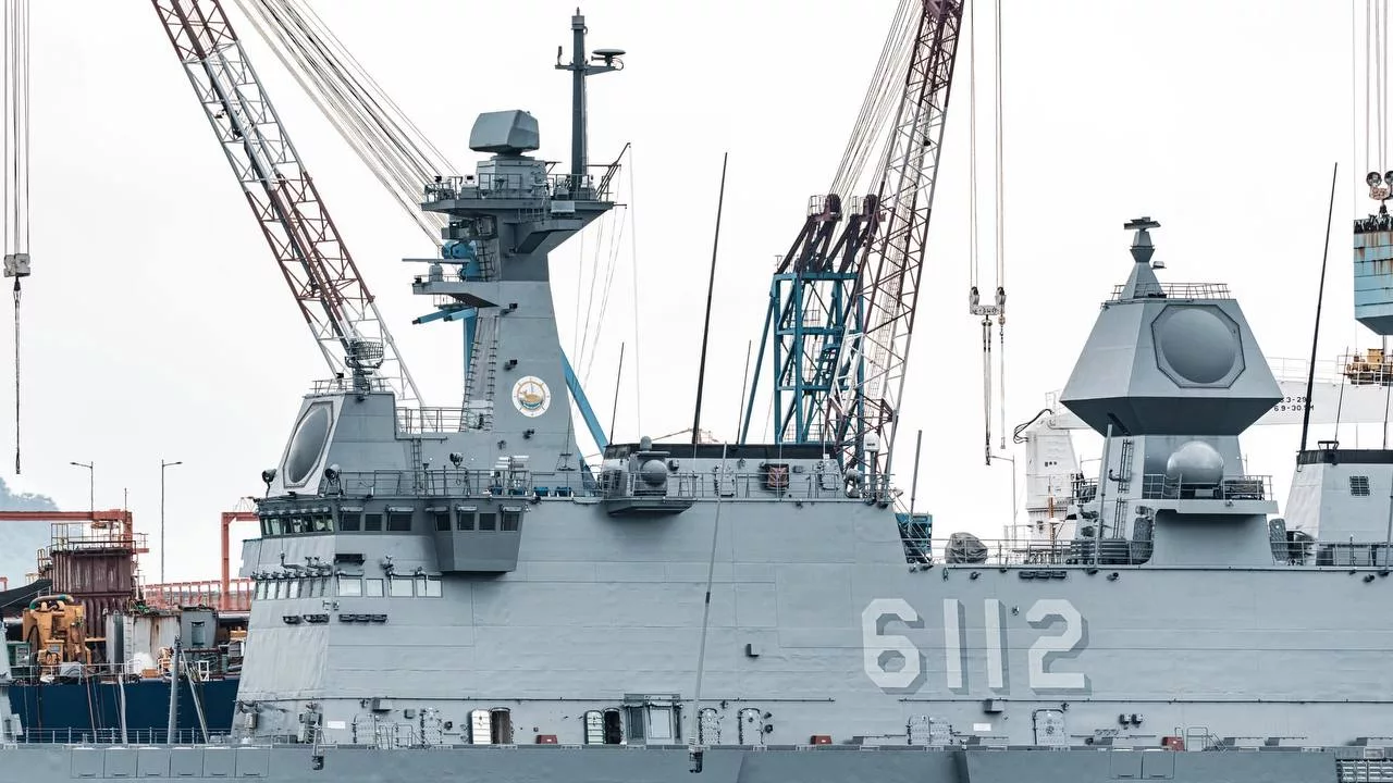 Новейший УДК LPH 6112 Marado ВМС Южной Кореи