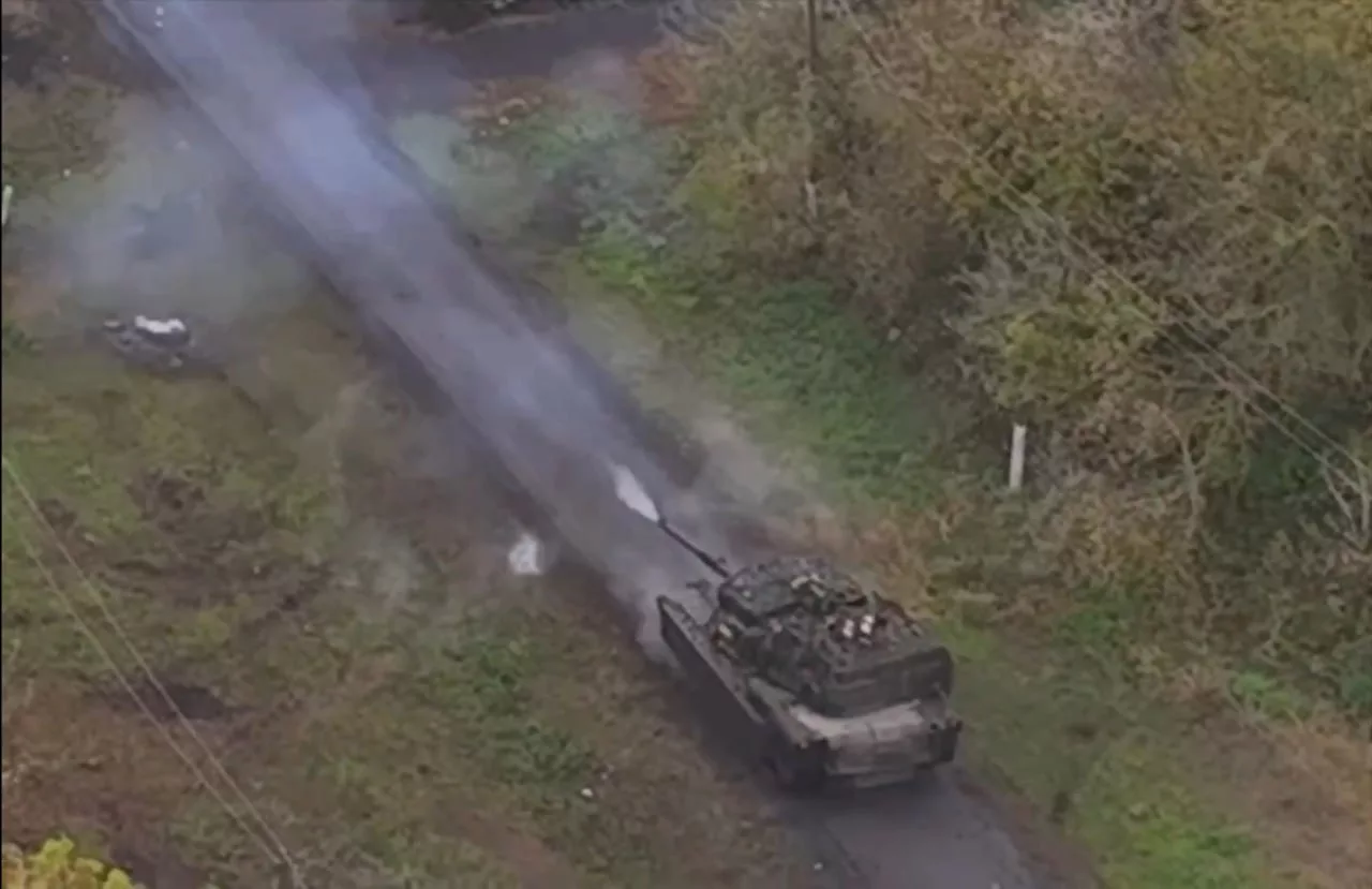 Американские M1A1 SA Abrams и БМП M2A2 Bradley ODS-SA из 47-й мехбригады ВСУ ведут бой в селе Новоивановка Суджанского района Курской области