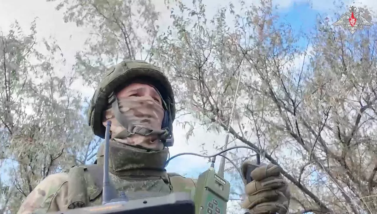 Нечастые кадры работы передового авиационного наводчика из состава 7-й гв. десантно-штурмовой дивизии ВДВ на Запорожском направлении