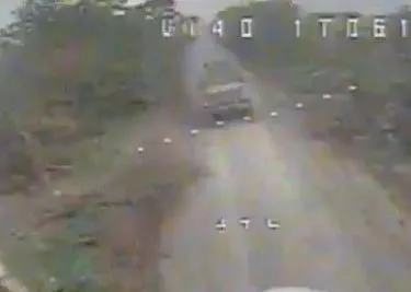 На кадрах, оператор FPV дрона из дивизии Черные ножи находит и уничтожает вражескую ББМ