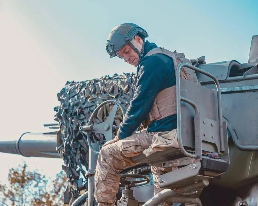 Пока ещё целая 155-мм 2С22 «Богдана» 48 ОАБр ВСУ на шасси Tatra T815-7 8x8 с бронекабиной