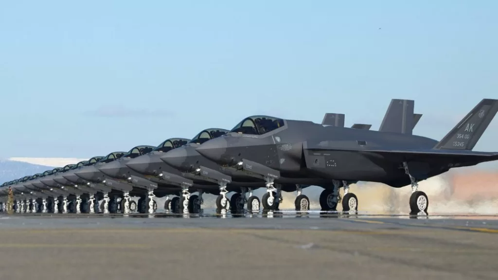 Американская компания Lockheed Martin вышла на темп производства 20 F-35 в месяц