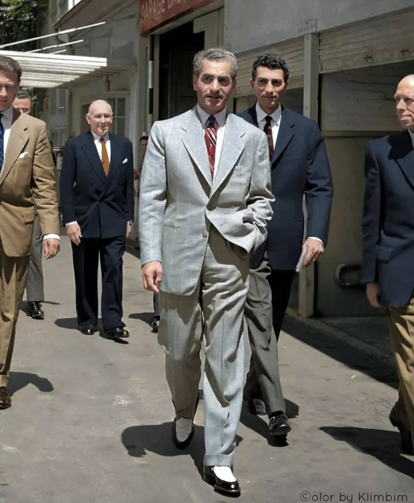 Слышали же историю, что культовый Гелендваген изначально придумали для иранского шаха?