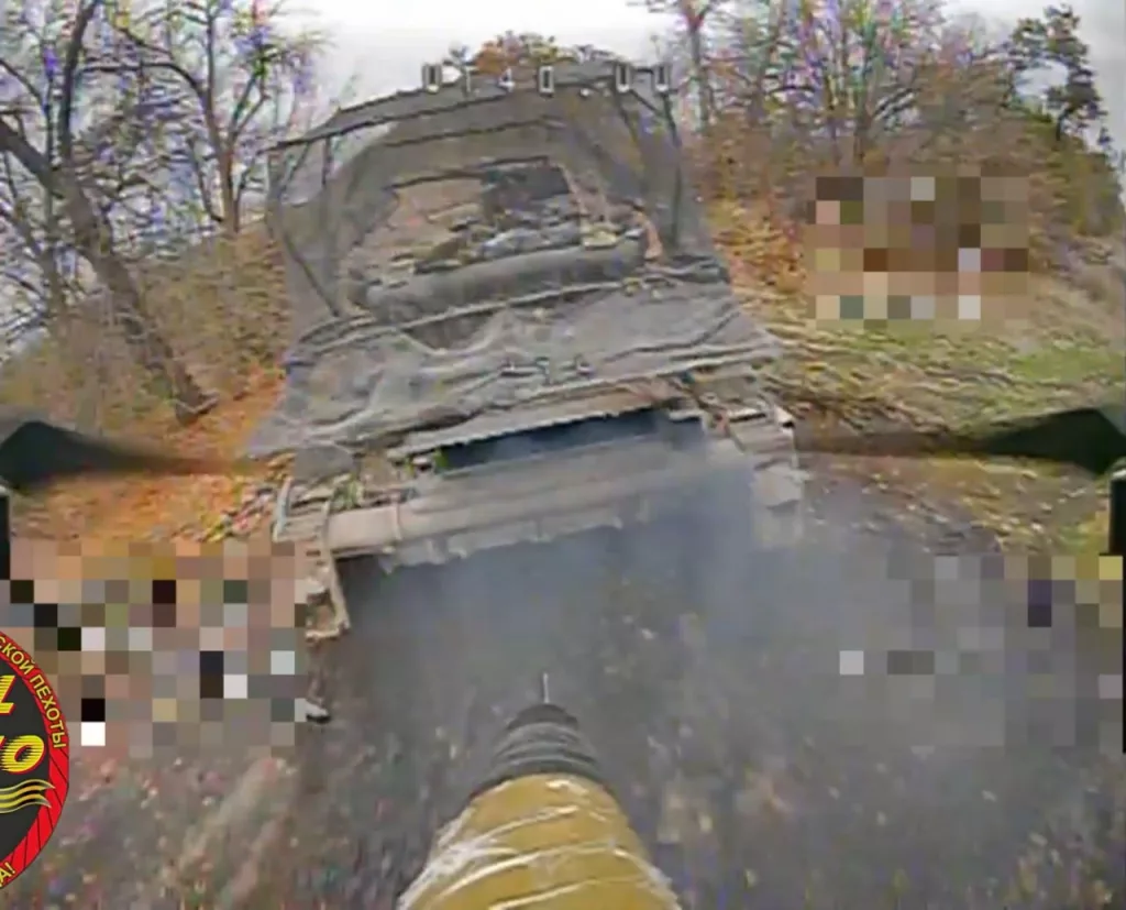 Плодотворная работа FPV-дронов по броне, автомобилям, позициям и средствам связи противника