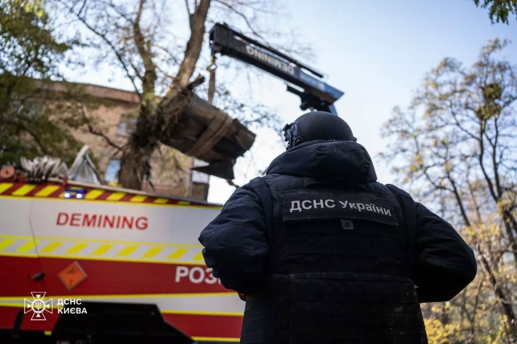 Предположительно, обломки гиперзвуковой противокорабельной ракеты 3М22 «Циркон» найдены вчера днем в Киеве