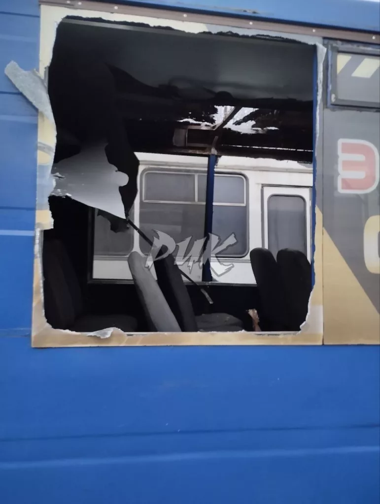 Враг ударил по маршрутке в Горловке, ранены 10 человек