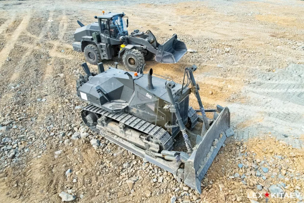 Беспилотный бульдозер Д12, произведенный заводом ДСТ-Урал