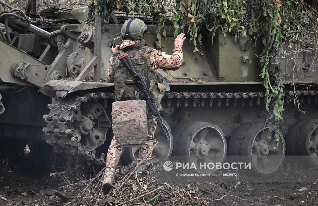 Расчет 240-мм самоходного миномёта 2С4 «Тюльпан» самоходного артиллерийского полка Центрального военного округа на Красноармейском направлении.  Военный Осведомитель