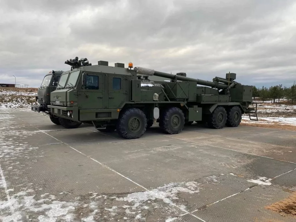 Обучение курсантов Михайловской военной артиллерийской академии на 152-мм колёсной гаубице 2С43 «Мальва»
