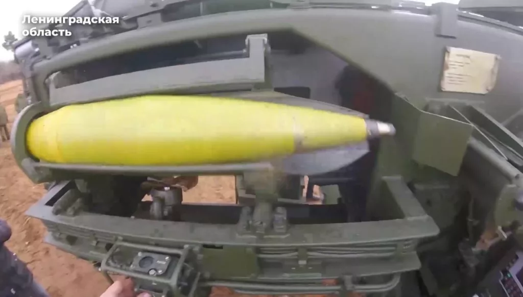Обучение курсантов Михайловской военной артиллерийской академии на 152-мм колёсной гаубице 2С43 «Мальва»