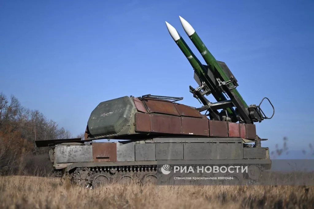 Боевое дежурство расчета ЗРК 9К317 «Бук-М2» группировки войск «Центр» на Красноармейском направлении