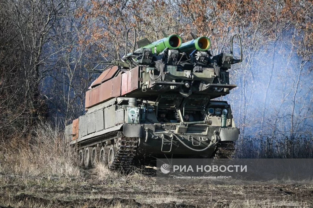 Боевое дежурство расчета ЗРК 9К317 «Бук-М2» группировки войск «Центр» на Красноармейском направлении