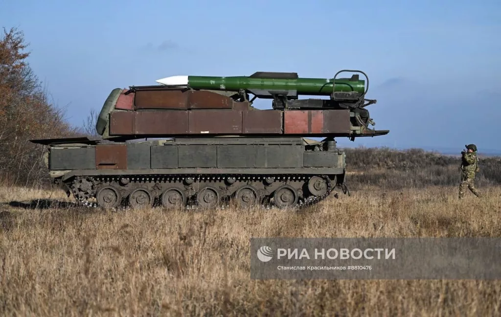 Боевое дежурство расчета ЗРК 9К317 «Бук-М2» группировки войск «Центр» на Красноармейском направлении