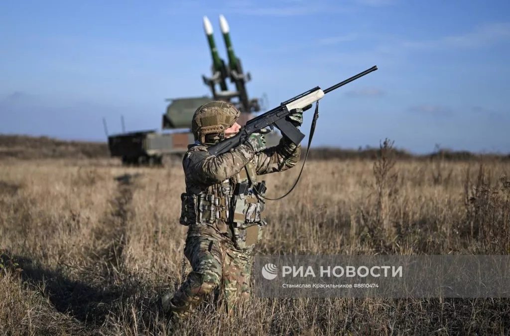 Боевое дежурство расчета ЗРК 9К317 «Бук-М2» группировки войск «Центр» на Красноармейском направлении