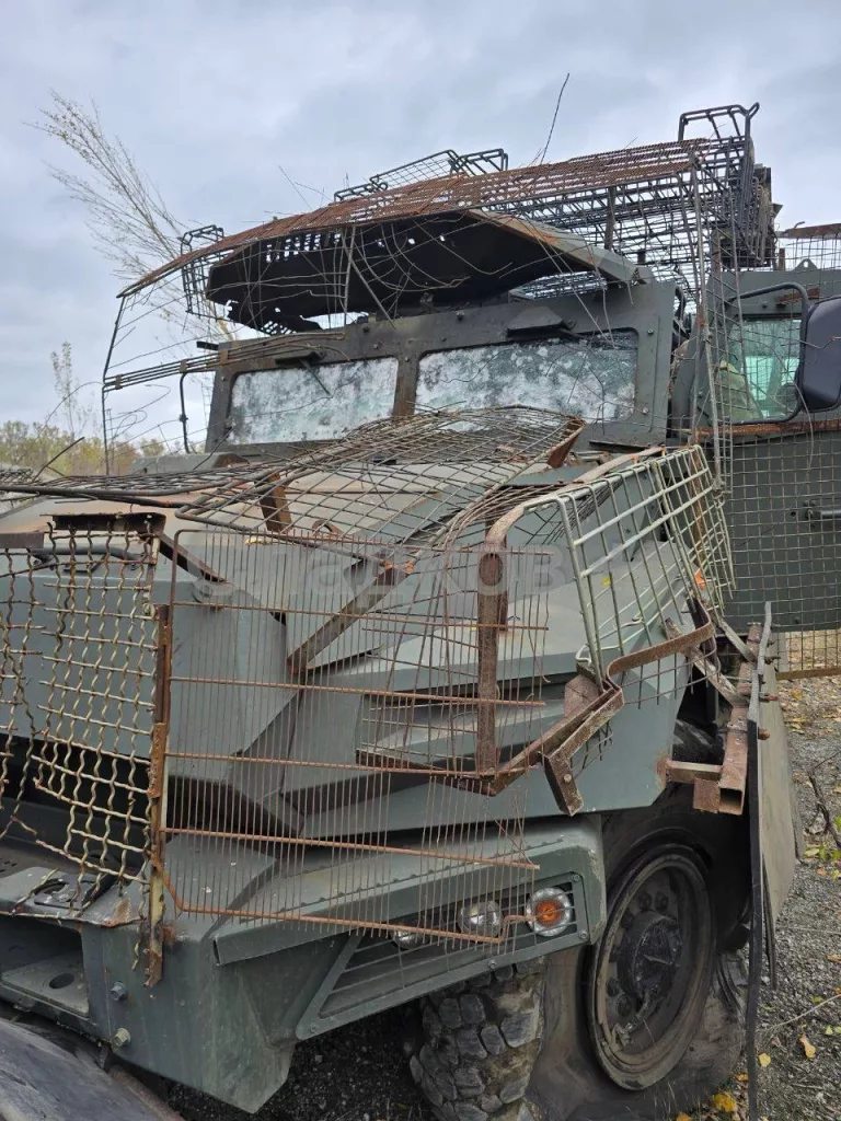 Отбитый у противника российский бронеавтомобиль АМН-590951 «Спартак» ВСУ, (ранее затрофеенный у ВС РФ), вернулся в «родную гавань»