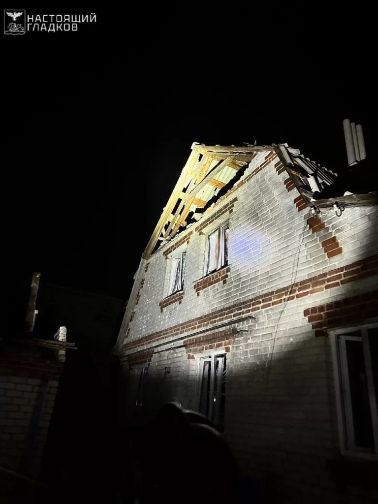 В результате атаки двух беспилотников ВСУ в Шебекино повреждены два частных дома и несколько хозпостроек