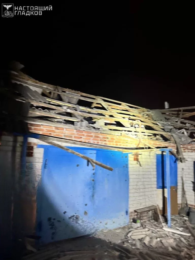 В результате атаки двух беспилотников ВСУ в Шебекино повреждены два частных дома и несколько хозпостроек