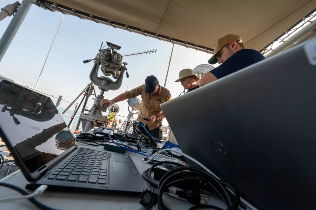 Центральное командование США провело учения «Digital Talon 3.0», в ходе которых отрабатывалось применение безэкипажных катеров и автономный запуск с них барражирующих боеприпасов Switchblade 600