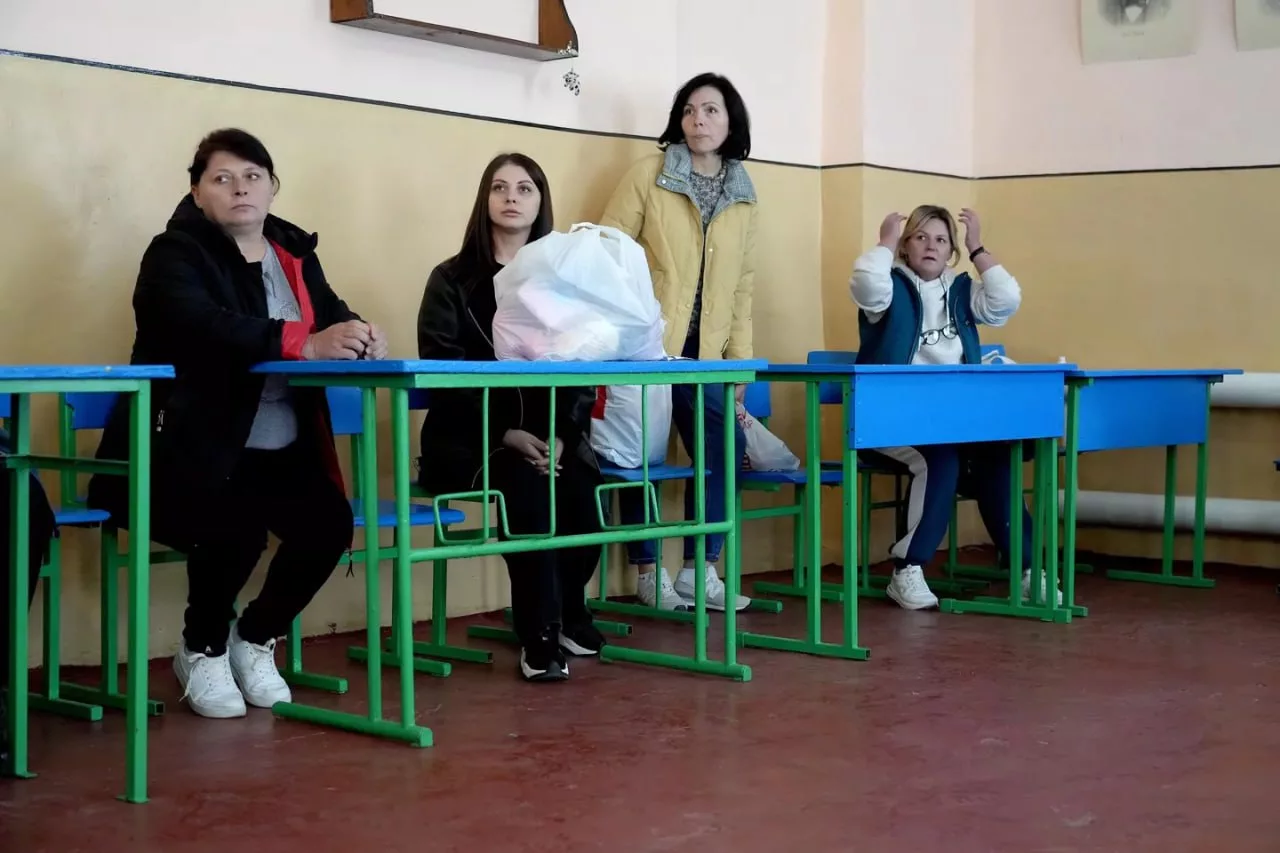 Группа украинских военнопленных встретилась со своими семьями в одном из пунктов содержания на территории ДНР