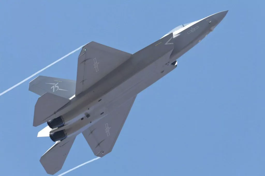 Новейший китайский истребитель J-35A провел сегодня первый тренировочный полет в рамках подготовки к демонстрационной лётной программе, которая будет показана в рамках AirShow China 2024