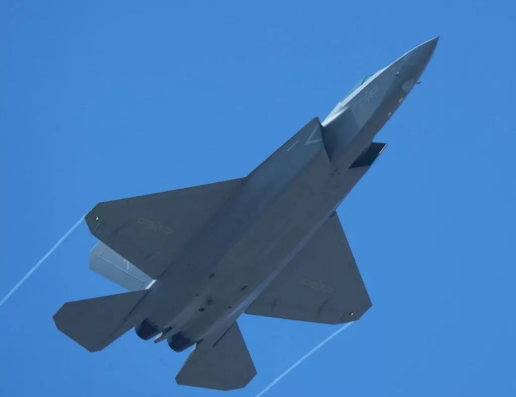 Новейший китайский истребитель J-35A провел сегодня первый тренировочный полет в рамках подготовки к демонстрационной лётной программе, которая будет показана в рамках AirShow China 2024