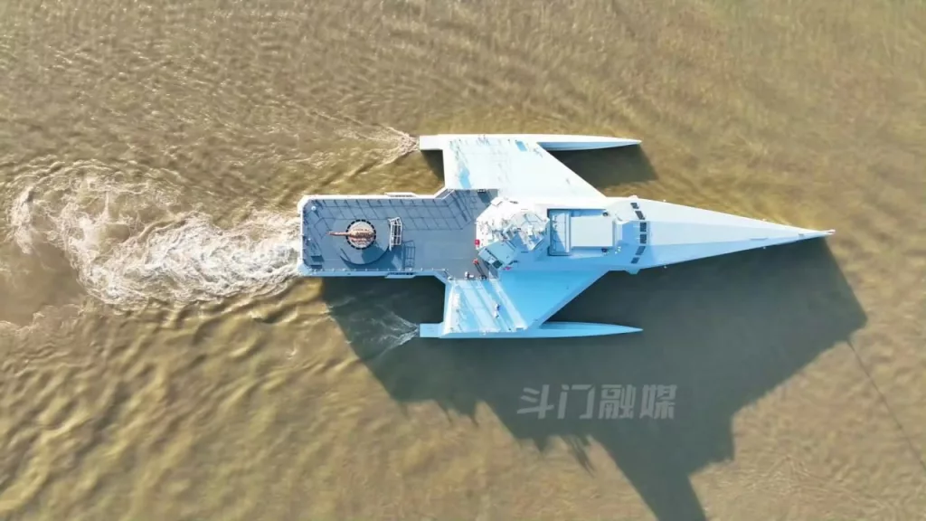 Новый китайский боевой безэкипажный корабль JARI-USV-A «Касатка» прибыл для участия в международном авиационно-космическом салоне AirShow China-2024, который начнет свою работу 12 ноября 2024 года в Чжухае