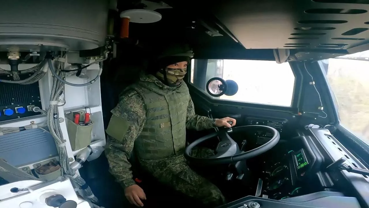 Боевая работа расчёта тяжёлой огнемётной системы ТОС-2 «Тосочка» группировки войск «Восток» на Шахтёрском участке Южно-Донецкого направления