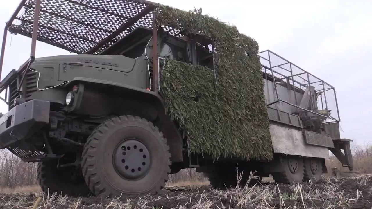 Боевая работа расчёта тяжёлой огнемётной системы ТОС-2 «Тосочка» группировки войск «Восток» на Шахтёрском участке Южно-Донецкого направления