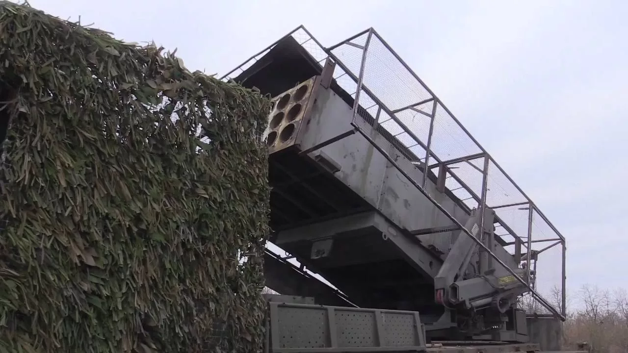 Боевая работа расчёта тяжёлой огнемётной системы ТОС-2 «Тосочка» группировки войск «Восток» на Шахтёрском участке Южно-Донецкого направления