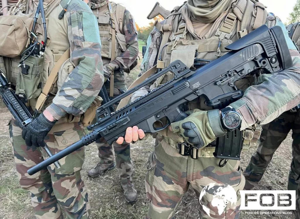 На Украине замечены гладкоствольные полуавтоматические ружья турецкого производства по схеме буллпап HATSAN  Escort BTS 12 калибра 12х76, используемые для борьбы с БЛА
