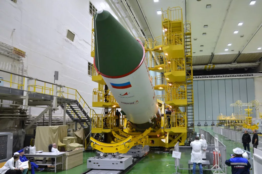 «Прогресс МС-29»: авторский осмотр и накатка головного обтекателя