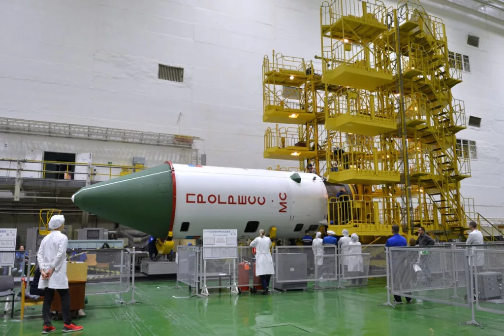 «Прогресс МС-29»: авторский осмотр и накатка головного обтекателя