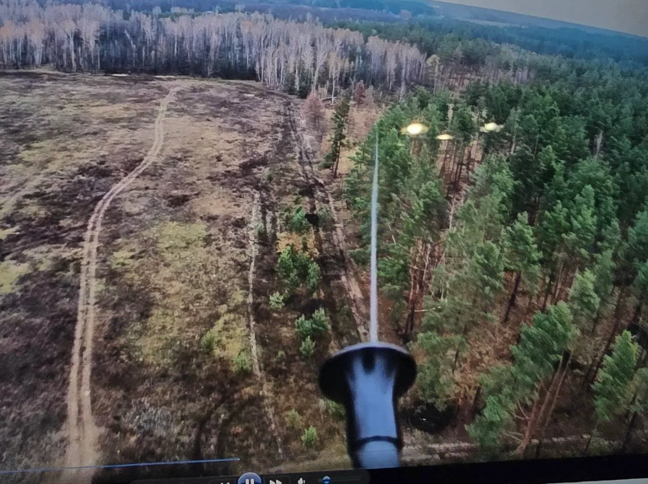 Кадры испытаний различных украинских FPV-дронов с наведением по оптоволоконному кабелю