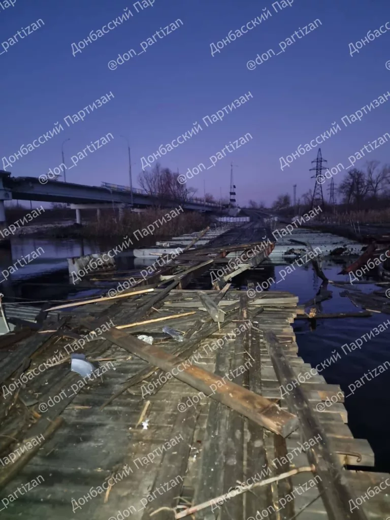 Удар по понтонной переправе в Райгородке