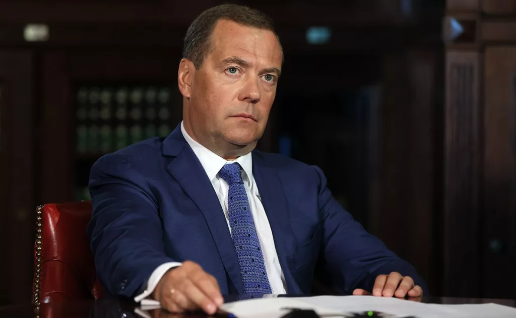 Дмитрий Медведев отреагировал на появившуюся недавно информацию, мол некоторые западные политики обсуждают возвращение 404 ядерного оружия