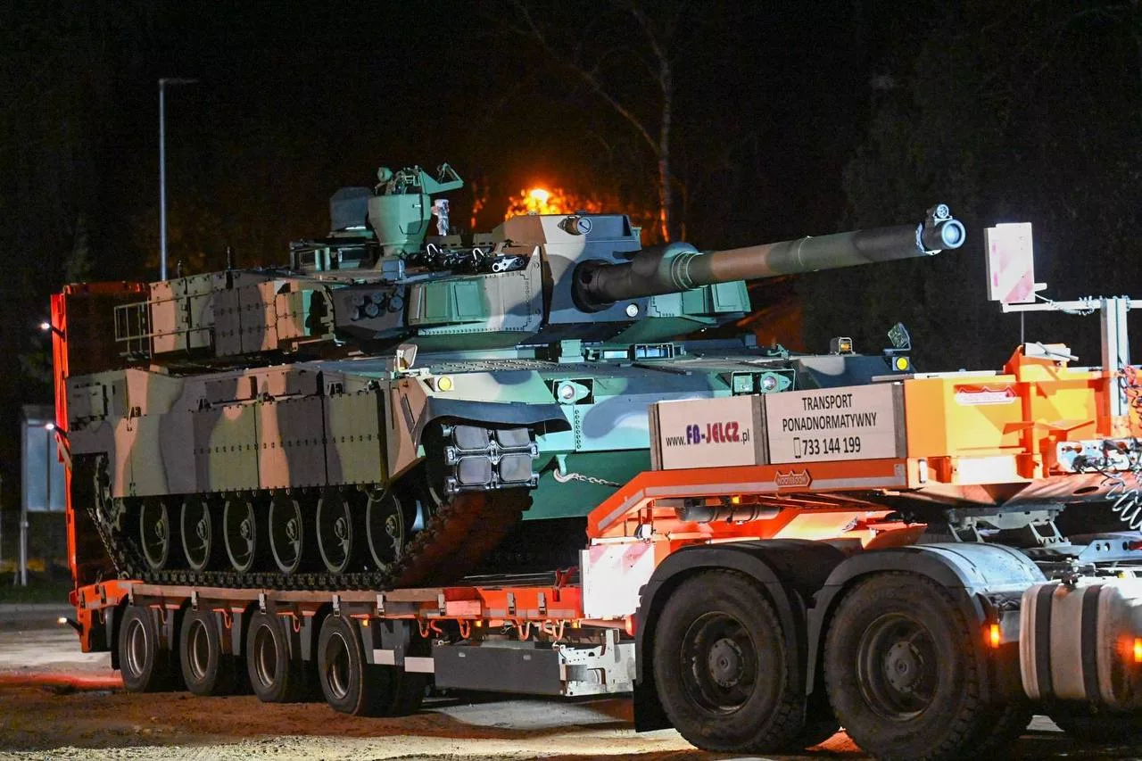 14 ноября 2024 года в польский порт Гдыня из Южной Кореи доставлена очередная партия танков K2 Black Pant для 9-ой бронекавалерийской бригады ВС Польши, которые заменят в ней танки Т-72