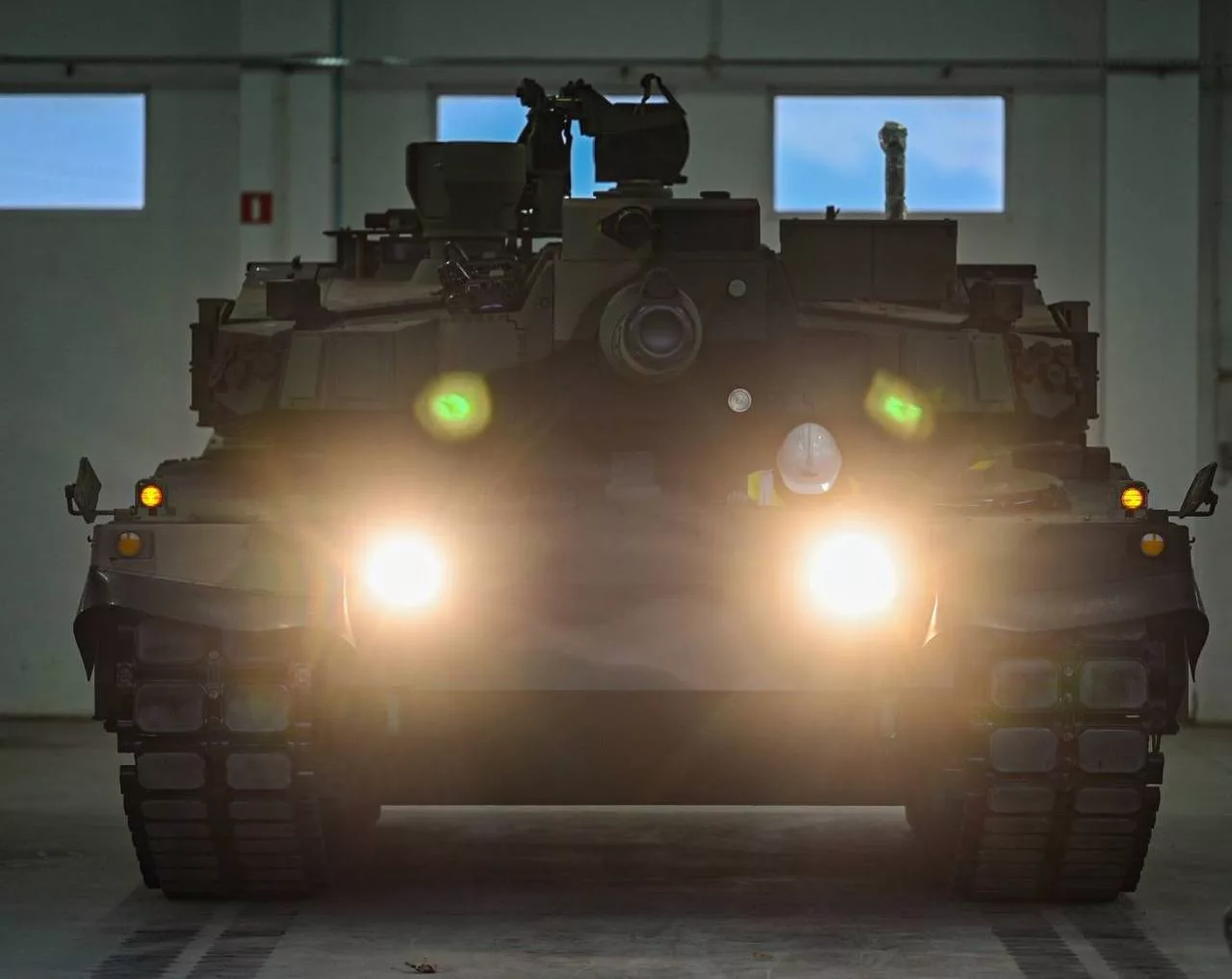 14 ноября 2024 года в польский порт Гдыня из Южной Кореи доставлена очередная партия танков K2 Black Pant для 9-ой бронекавалерийской бригады ВС Польши, которые заменят в ней танки Т-72