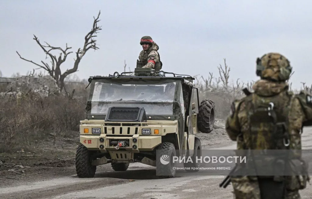 Транспорт бойцов ВС РФ  в зоне проведения СВО