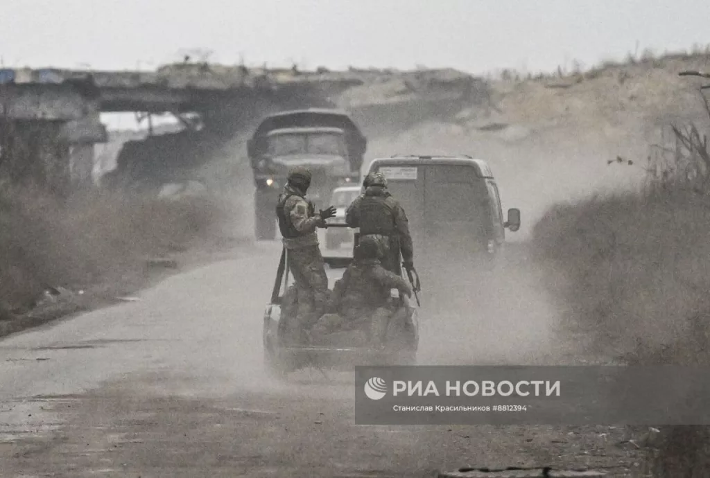 Транспорт бойцов ВС РФ  в зоне проведения СВО