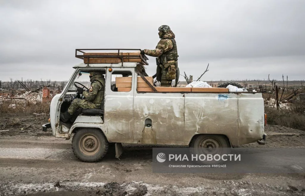 Транспорт бойцов ВС РФ  в зоне проведения СВО