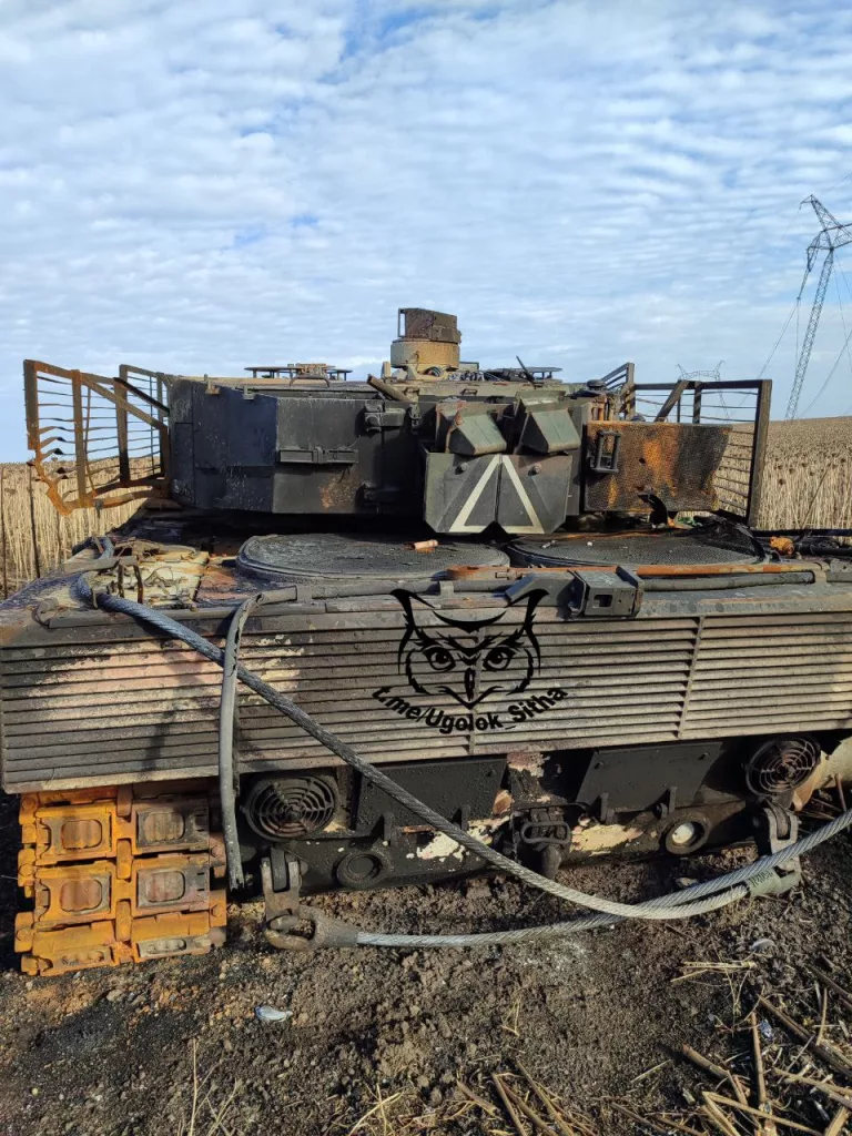 Подбитый немецкий танк Leopard 2A6 в Курской области