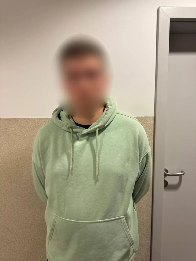 22-летний киевлянин притворился женщиной, чтобы выехать за границу, — Государственная пограничная служба Украины