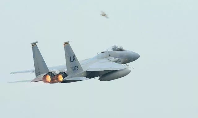 США модернизирует системы предупреждения об облучении самолётов F-15