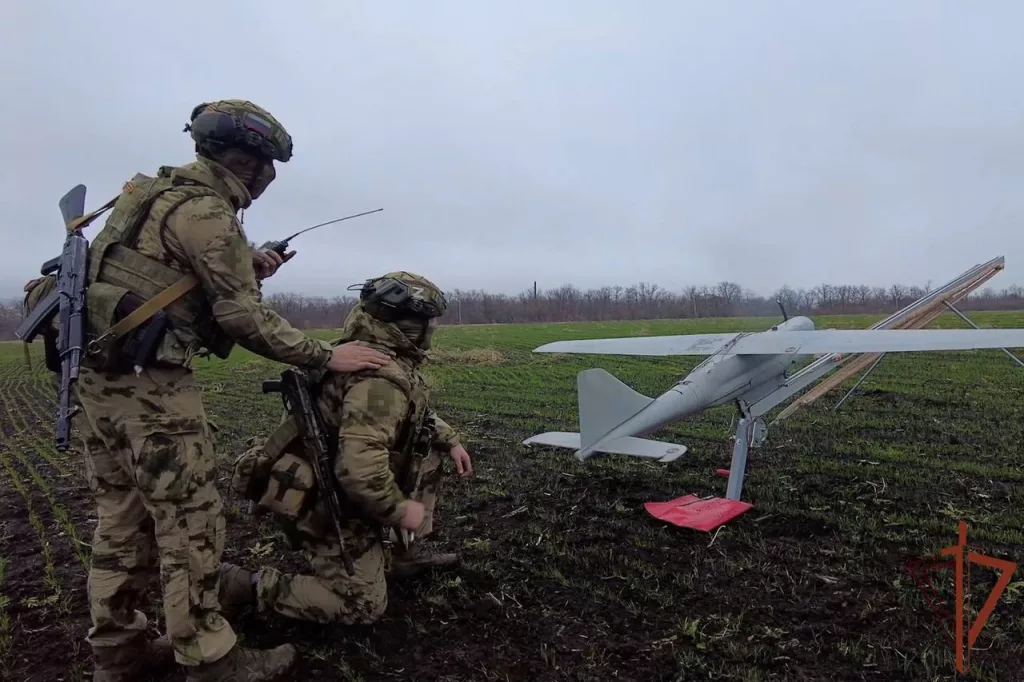 Боевая работа расчёта комплекса радиоэлектронной борьбы и радиотехнической разведки РБ-341В «Леер-3» ФСВНГ в Луганской Народной Республике