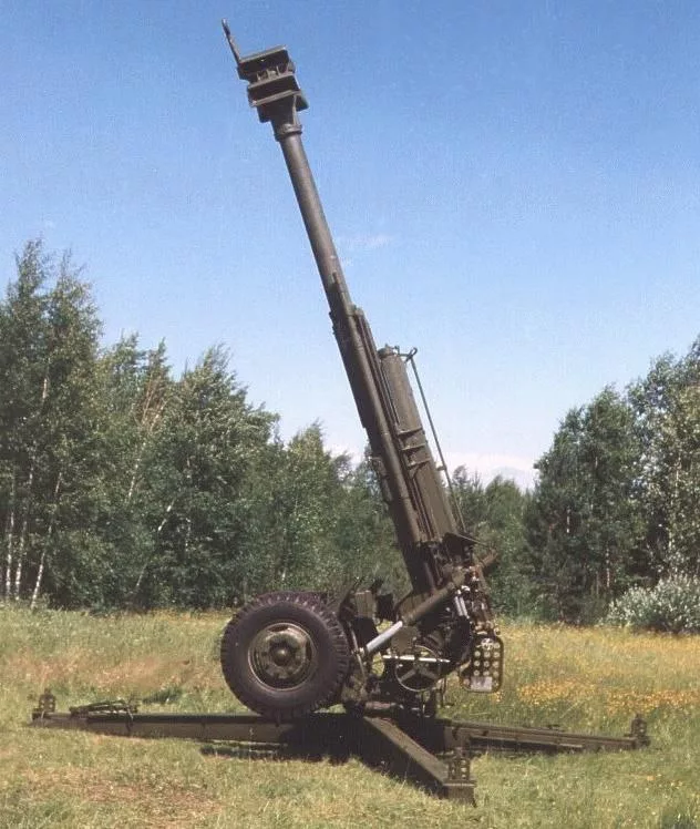 Говоря о проблемах и решениях для российской полковой артиллерии, нельзя обойти вниманием и старый любопытный проект систем семейства «Пат»
