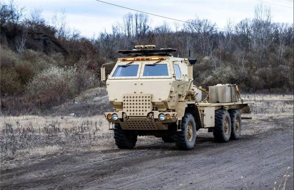 В США показали автономную ракетную установку HIMARS
