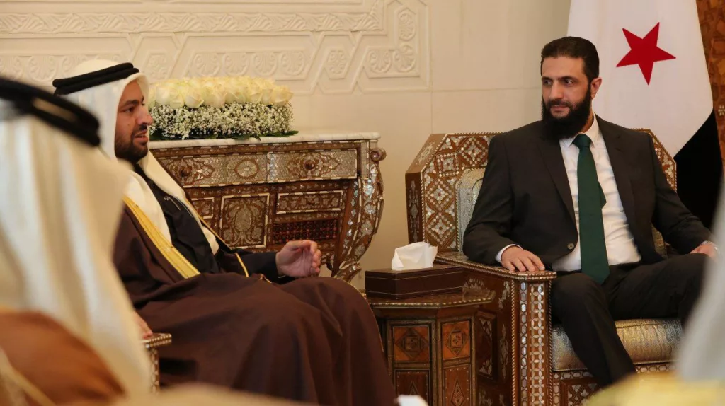 А в Дамаск сегодня прибыла катарская делегация. То есть представители того самого государства, которое весь период гражданской войны в Сирии пыталось играть максимально дестабилизирующую роль