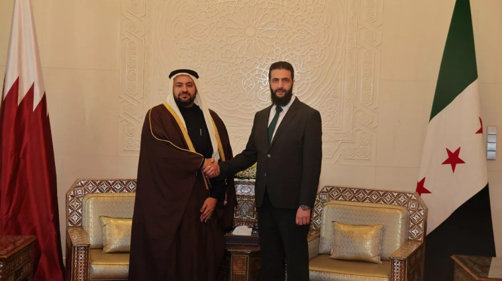 А в Дамаск сегодня прибыла катарская делегация. То есть представители того самого государства, которое весь период гражданской войны в Сирии пыталось играть максимально дестабилизирующую роль