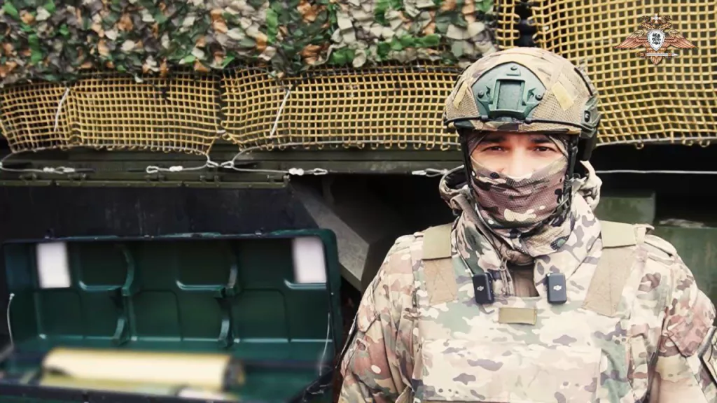 Свежие опубликованные видео и изображения "Мальвы" со 152-мм боеприпасами позволяющими вести огонь на 50 км производят очень странное впечатление