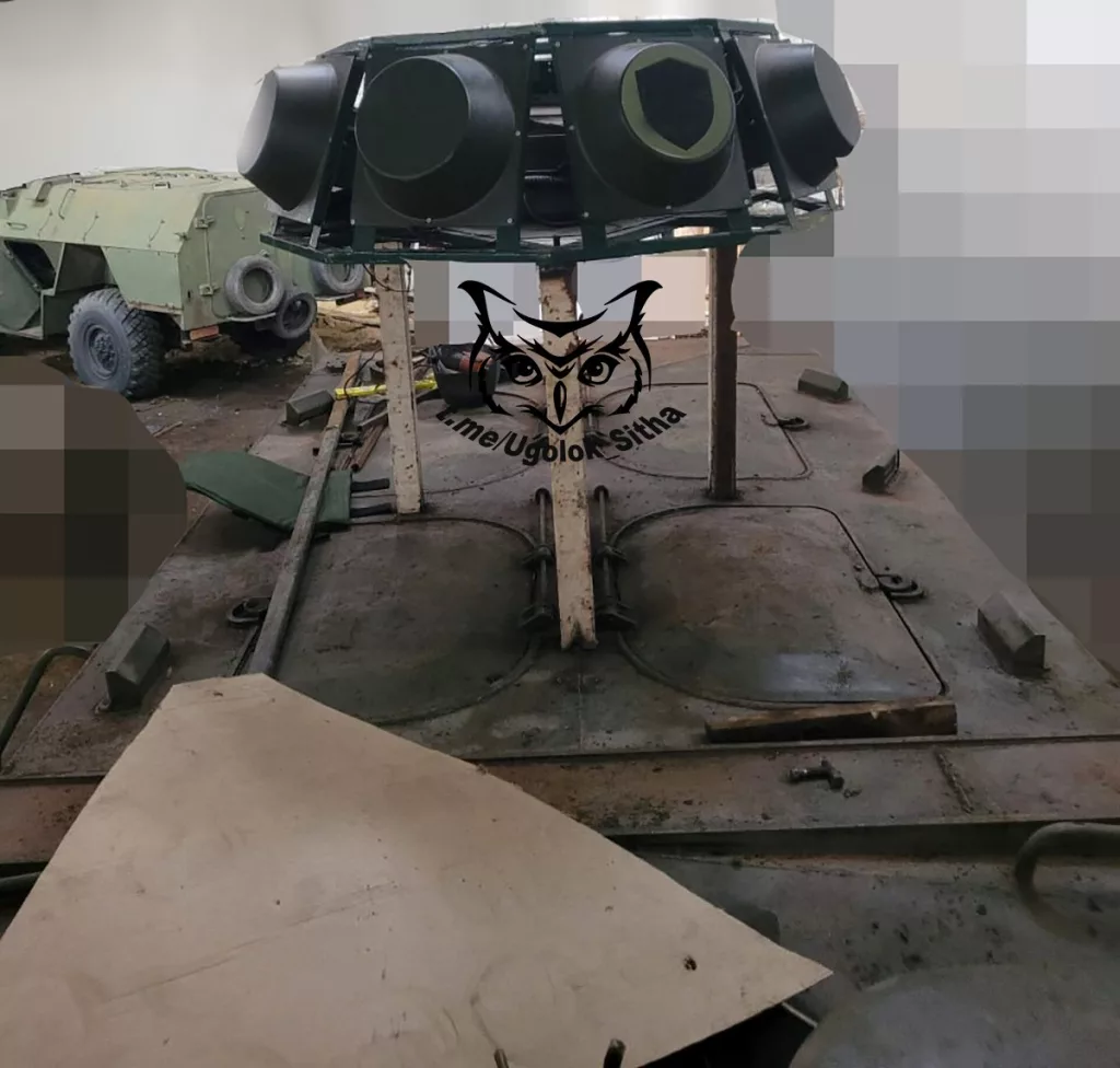 Модернизация для СВО бронеавтомобилей КамАЗ-43269 "Выстрел". Машины получают системы РЭБ, антидроновые козырьки и допзащиту из транспортёрной ленты